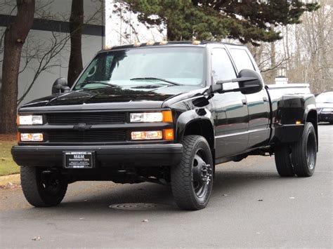 Specs & Features. . 1998 chevy 3500 dually weight